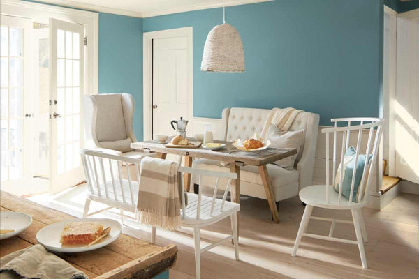 Benjamin Moore Aegean Teal 2136-40 in a dining room near Detroit, Michigan (MI)